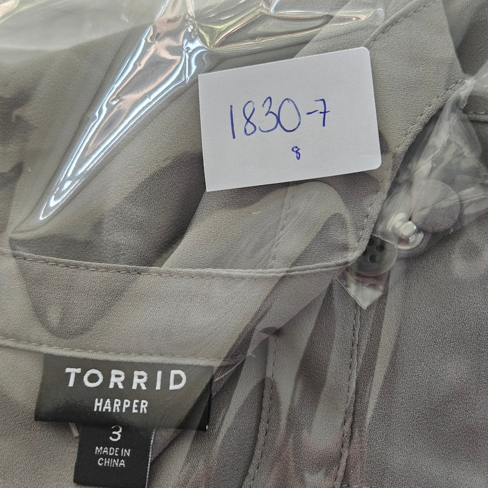 Torrid Harper Blouse Womens 3 Grey NWOT Pockets Professional Office Minimalist - Picture 11 of 11